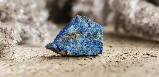 sodalite crystal meaning, benefits and properties