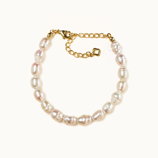 Quiet Grace Pearl Bracelet