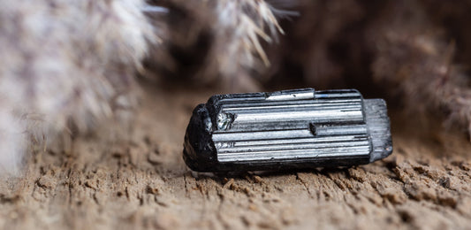 black tourmaline meaning and properties
