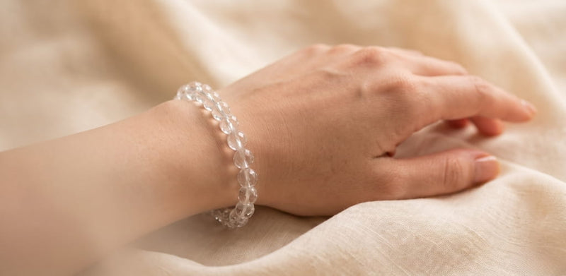 Clear quartz bracelet wearing guide