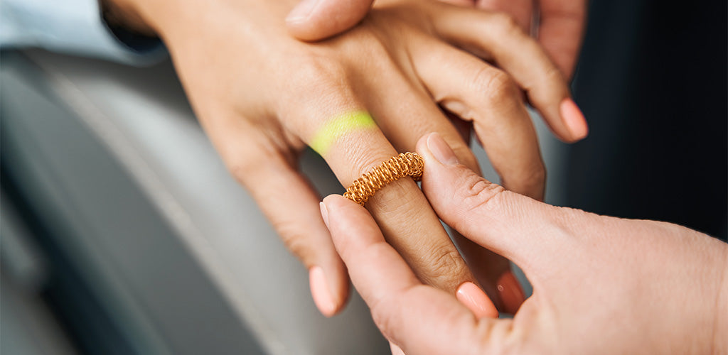 Understanding Why Copper Turns Your Skin Green ? - Solacely