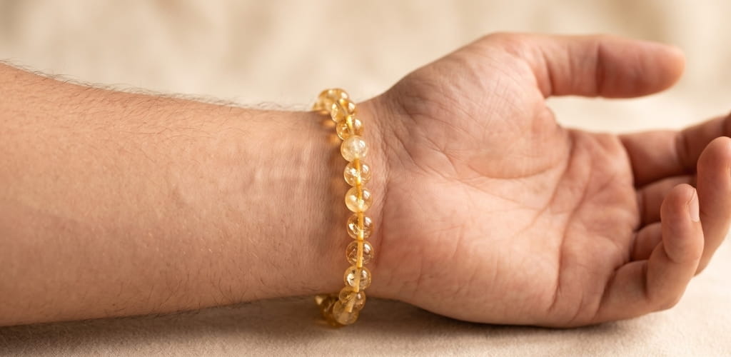 Who should avoid wearing citrine bracelet