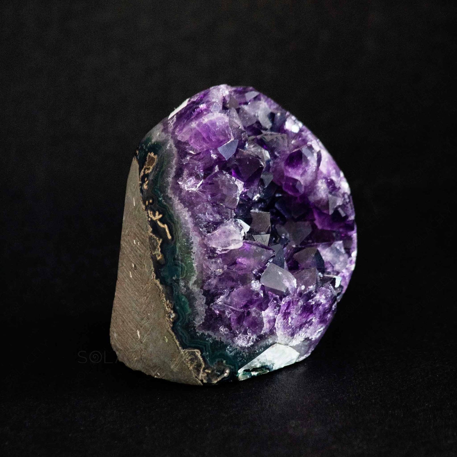Crystal clusters