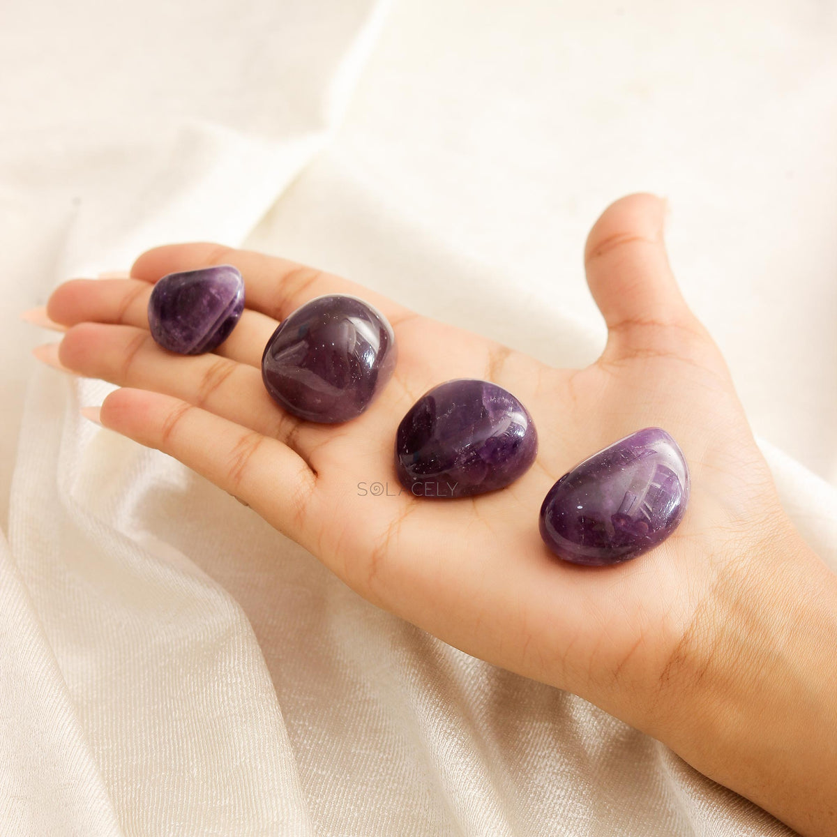 Amethyst tumbles stone