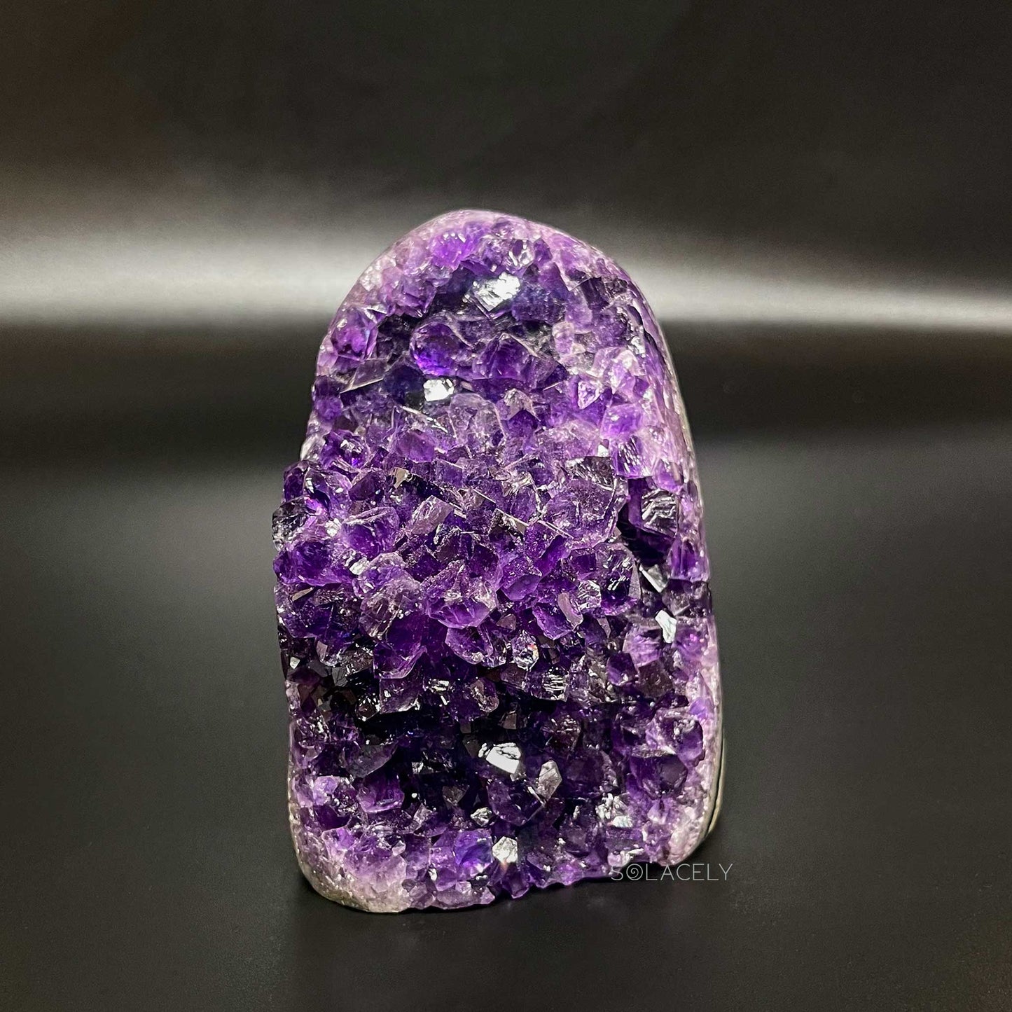 Decorative amethyst geode cluster 560gm