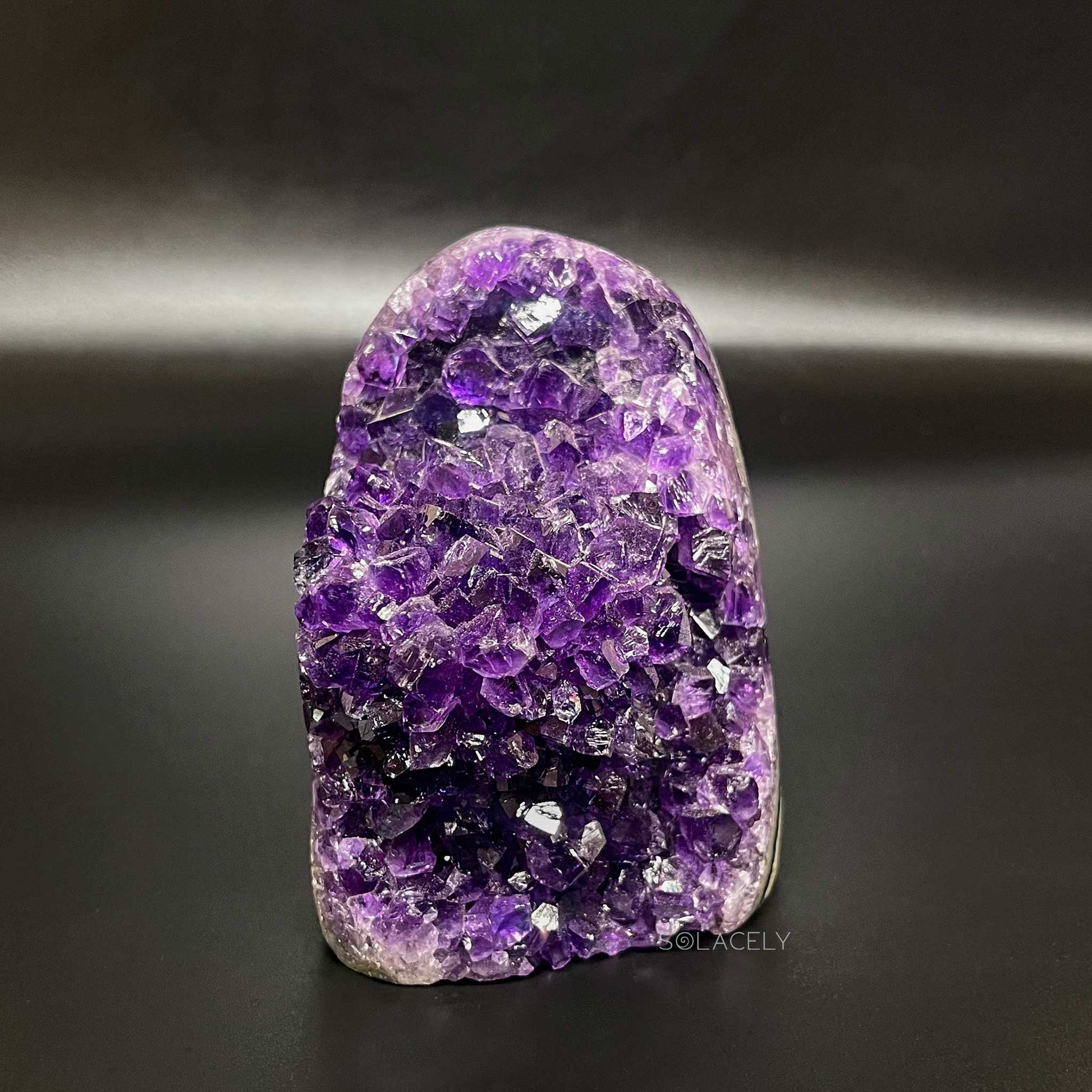 Decorative amethyst geode cluster 560gm