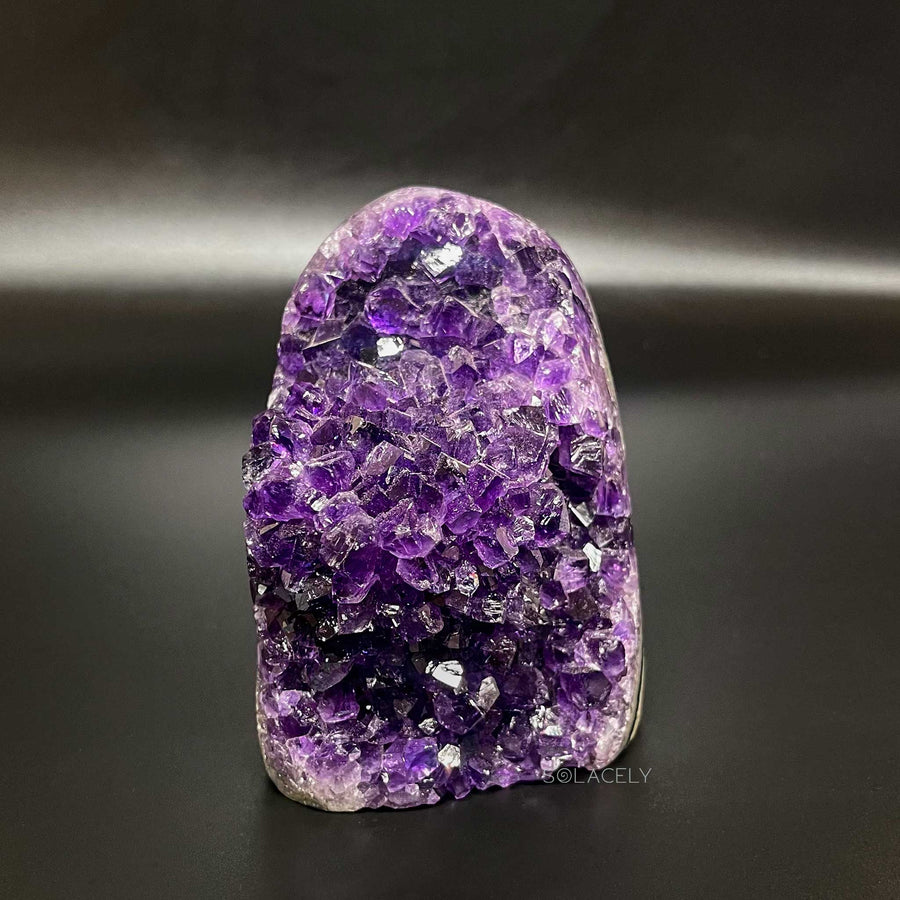 Decorative amethyst geode cluster 560gm