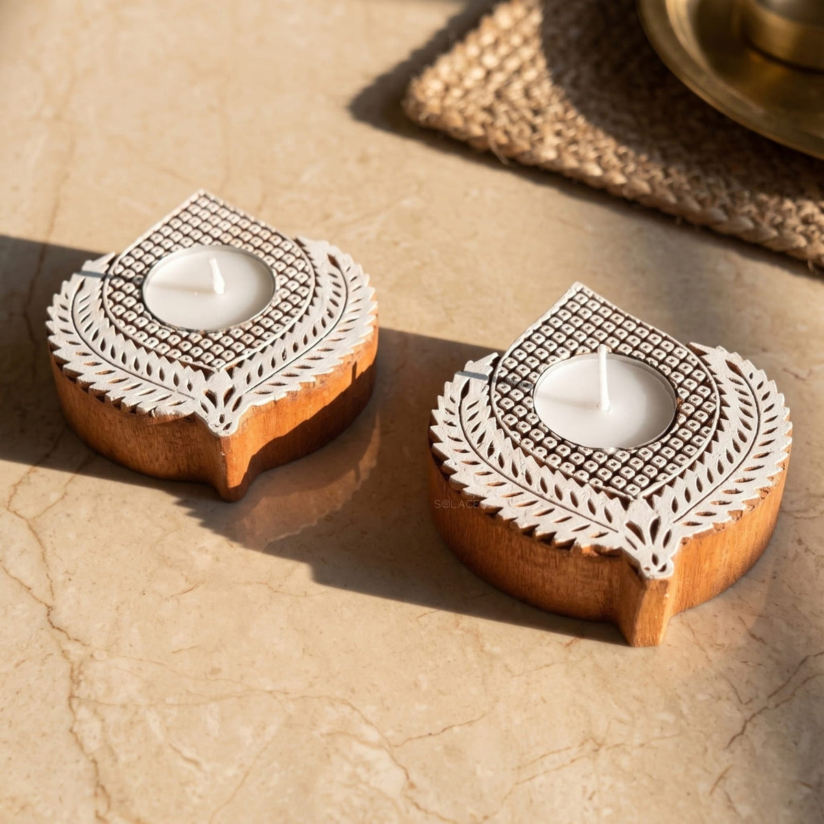 Decorative leaf wooden tealight holders