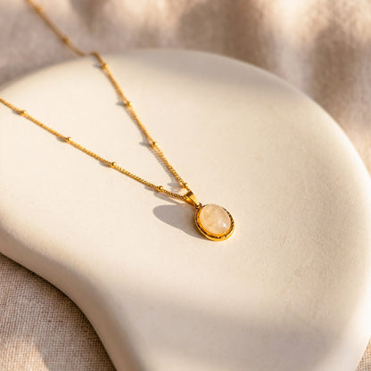 Delicate rose quartz pendant necklace