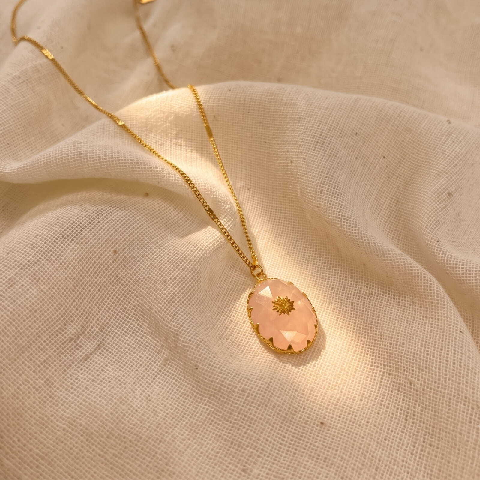 Elegant rose quartz necklace