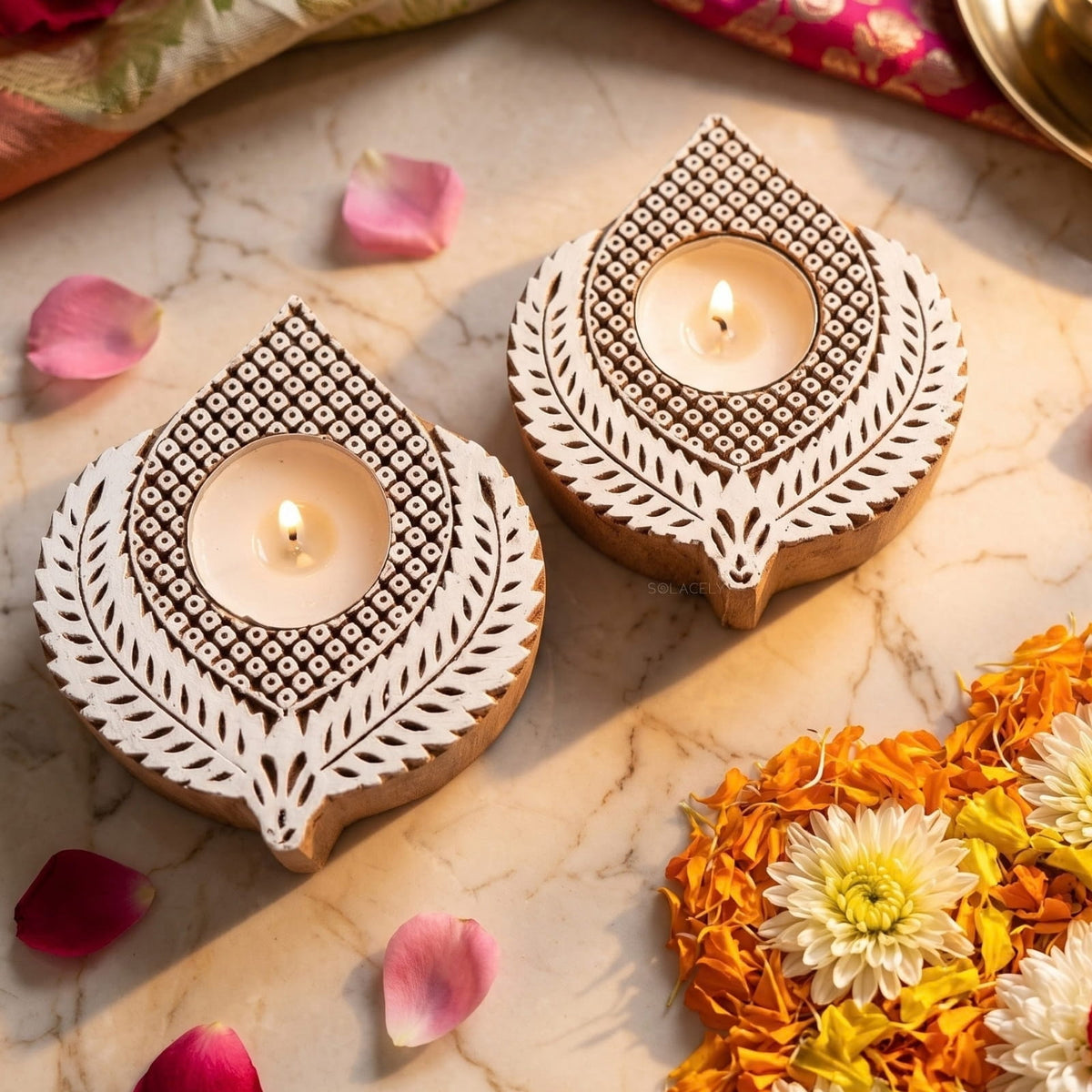 Flame leaf carved wooden tealight holder
