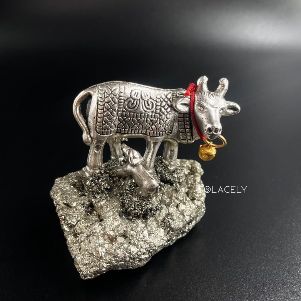 Kamdhenu cow with calf idol