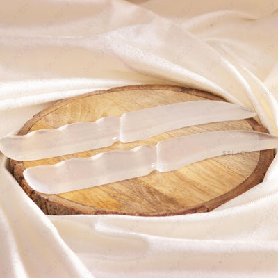 knife of selenite