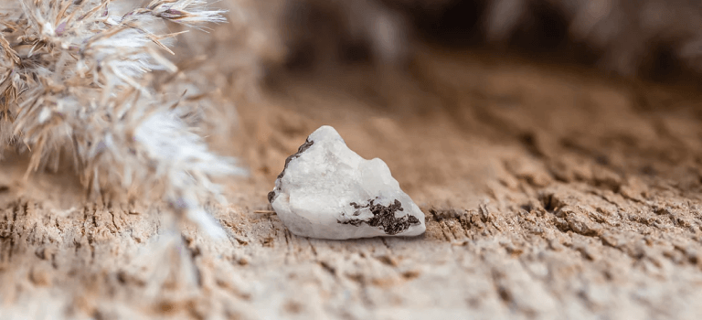 benefits of moonstone