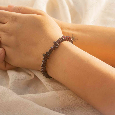 red garnet chip bracelet